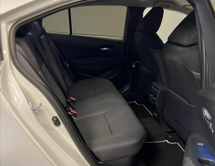 Toyota Corolla 13