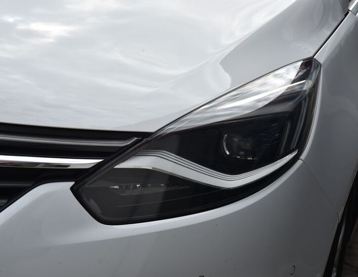 Opel Zafira 4