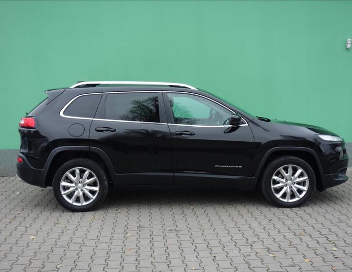 Jeep Cherokee 6