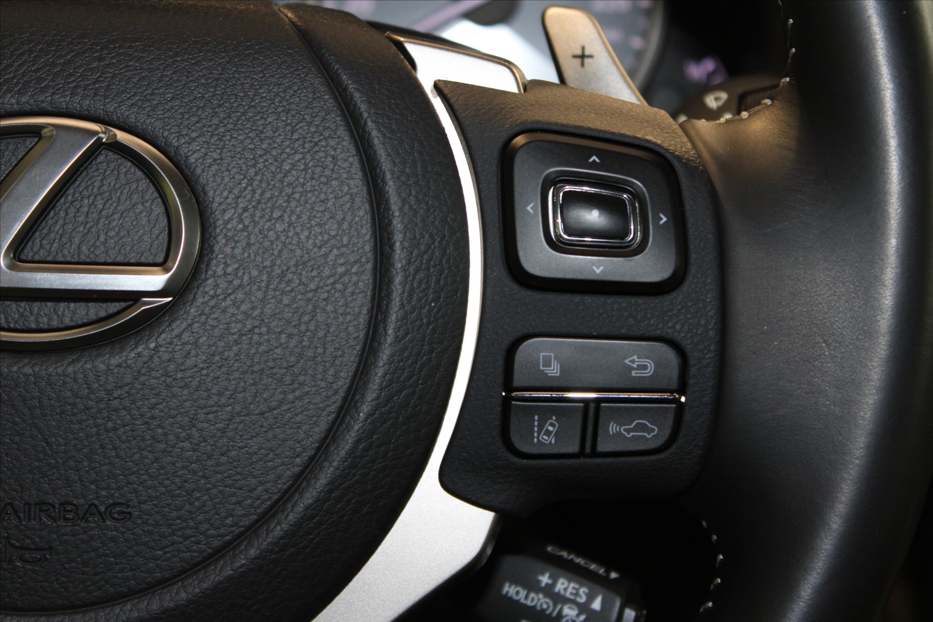 Lexus NX 300h
