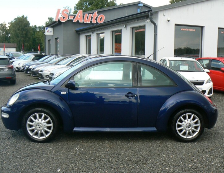 Volkswagen New Beetle 8