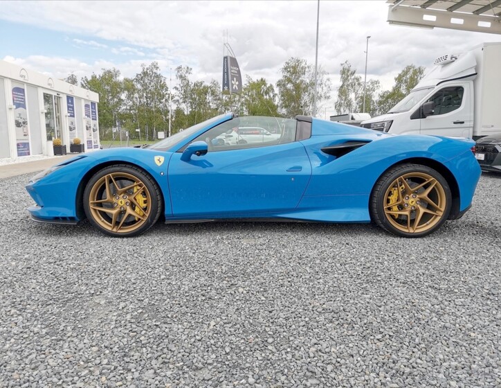 Ferrari F8 46