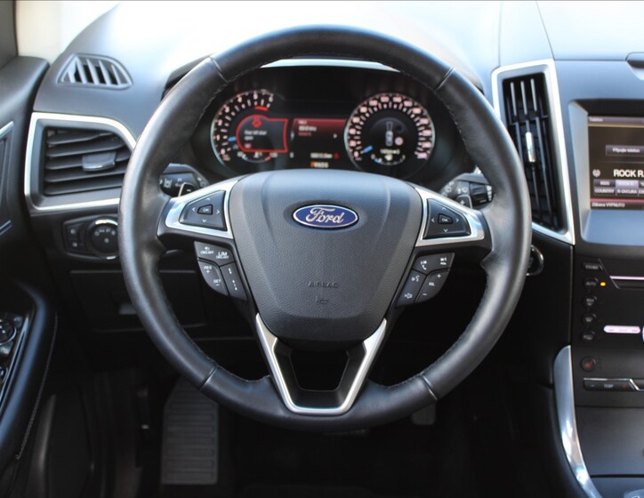 Ford Edge 9