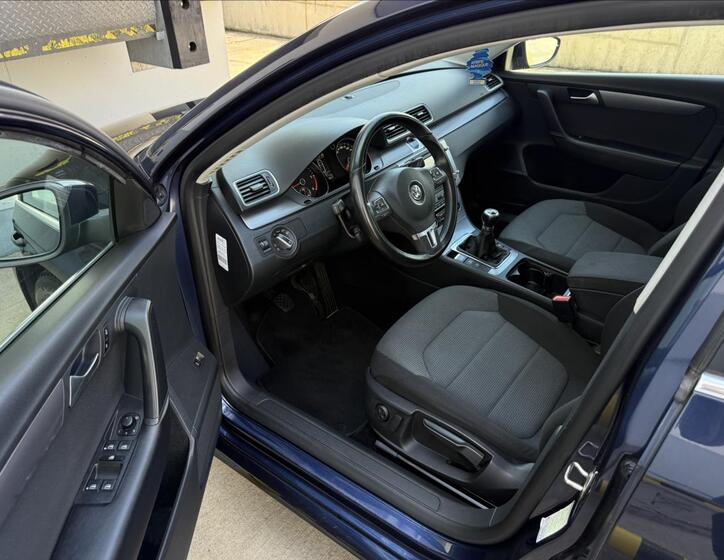 Volkswagen Passat 9