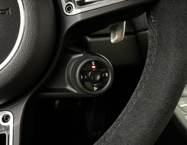 Porsche Cayman 19