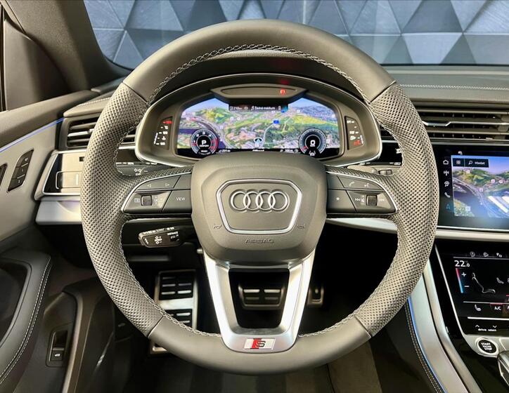 Audi Q8 12