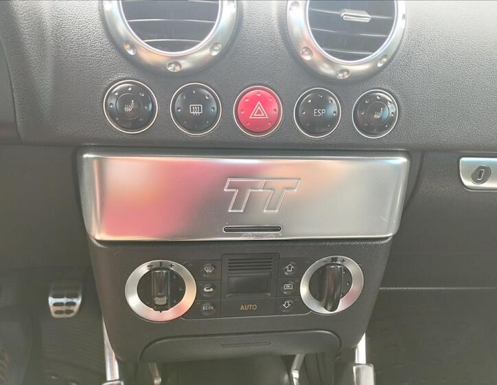 Audi TT 8
