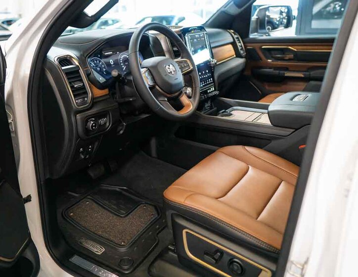 Dodge RAM 12
