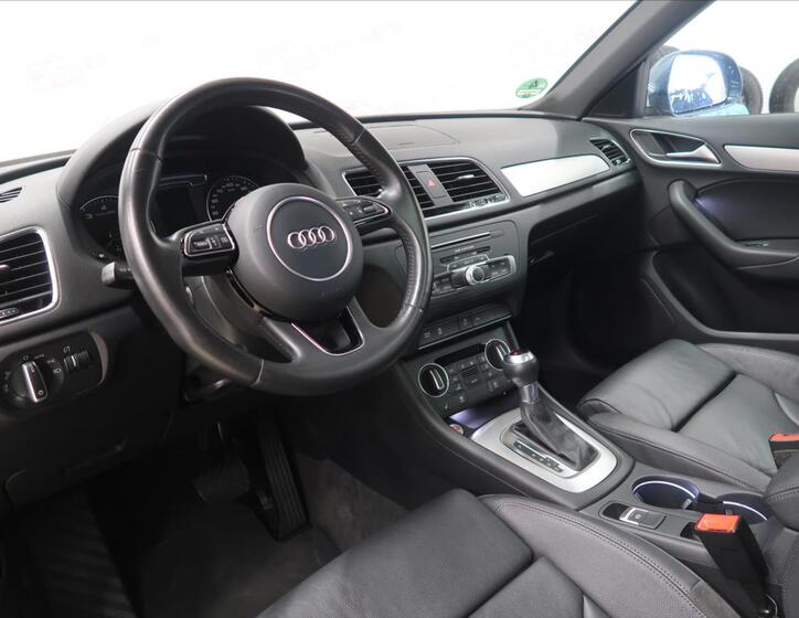 Audi Q3 11