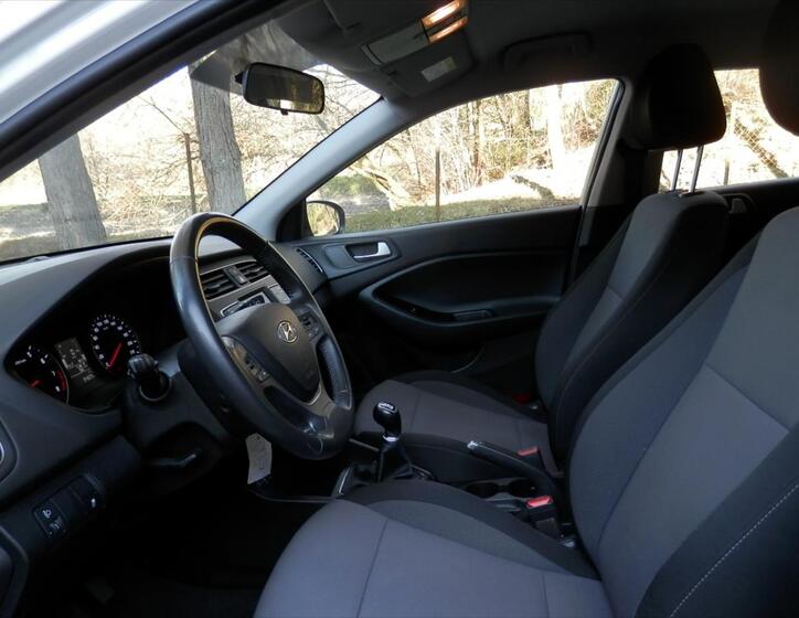 Hyundai i20 11