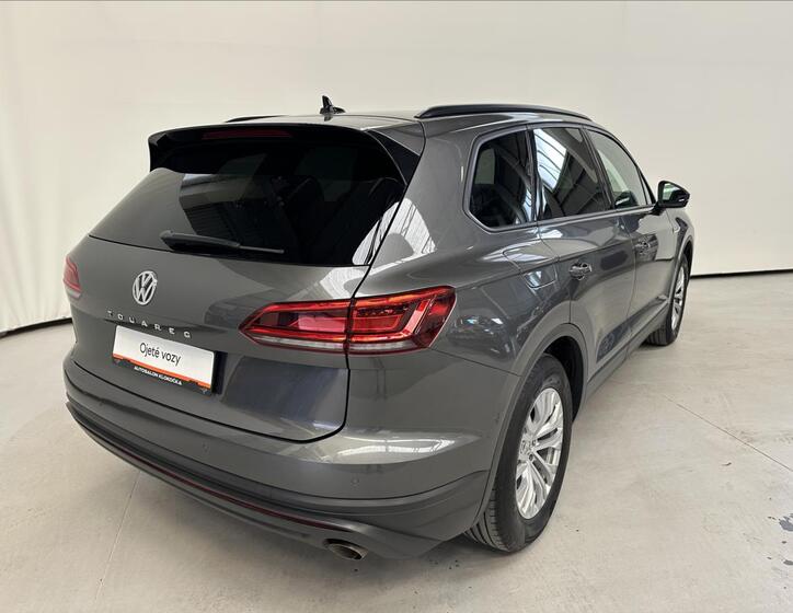 Volkswagen Touareg 2