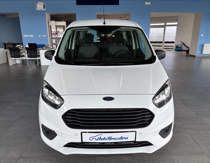 Ford Tourneo Courier 2