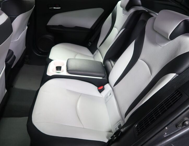 Toyota Prius 10