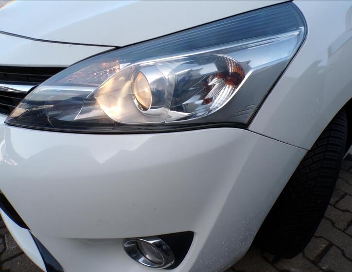 Toyota Verso 30