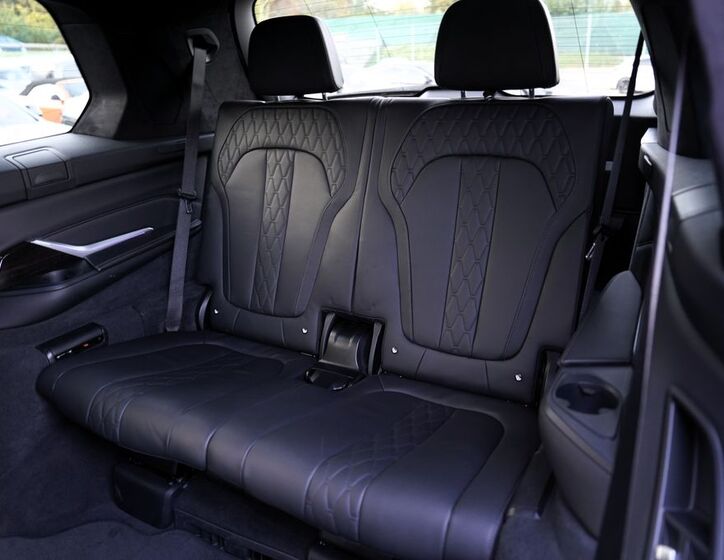 BMW X7 36