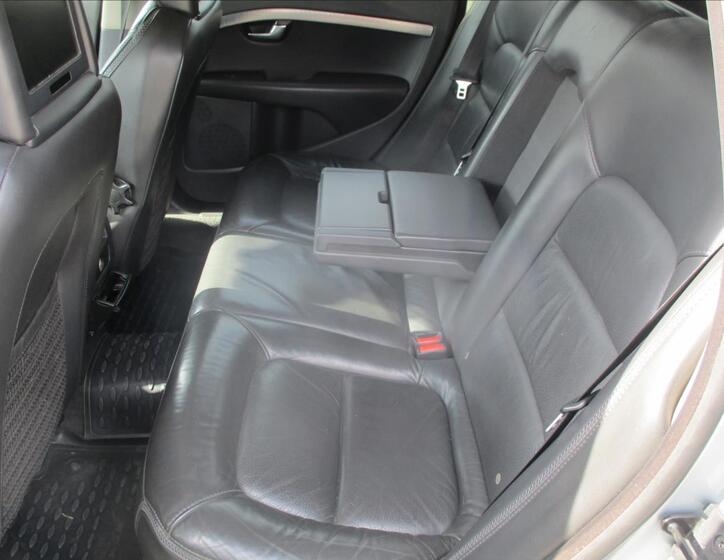 Volvo XC70 8