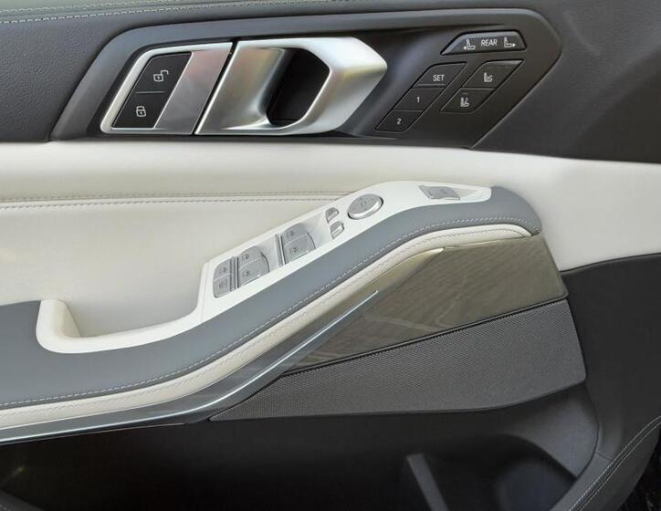 BMW X7 15