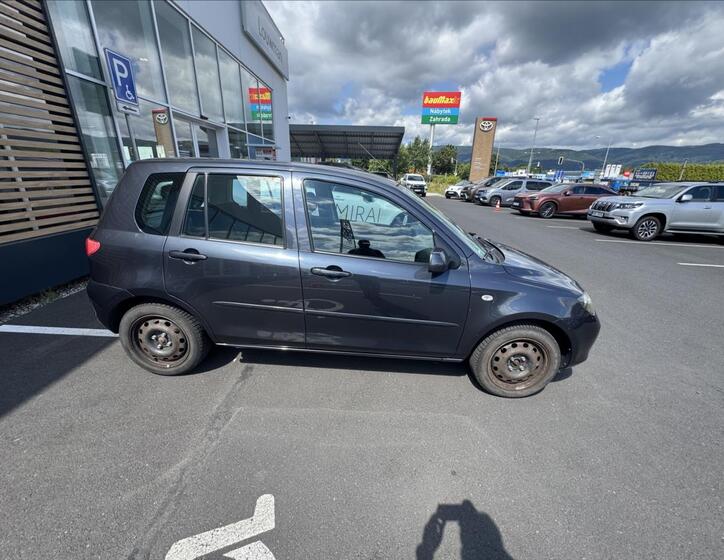 Mazda 2 14