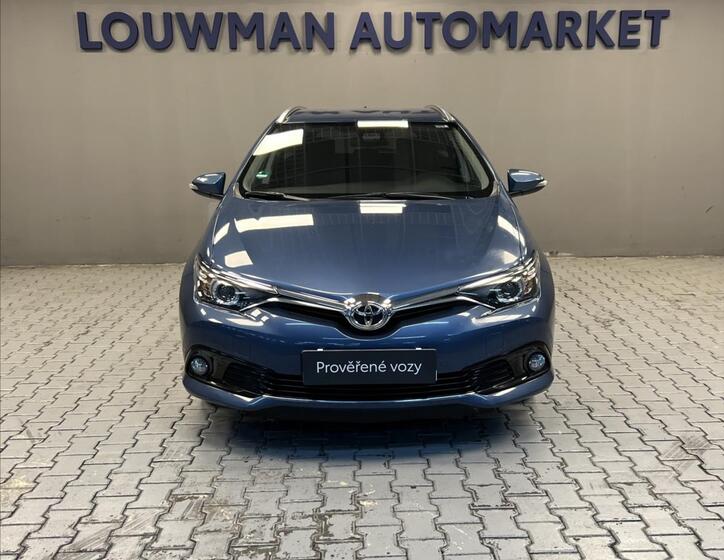 Toyota Auris 4