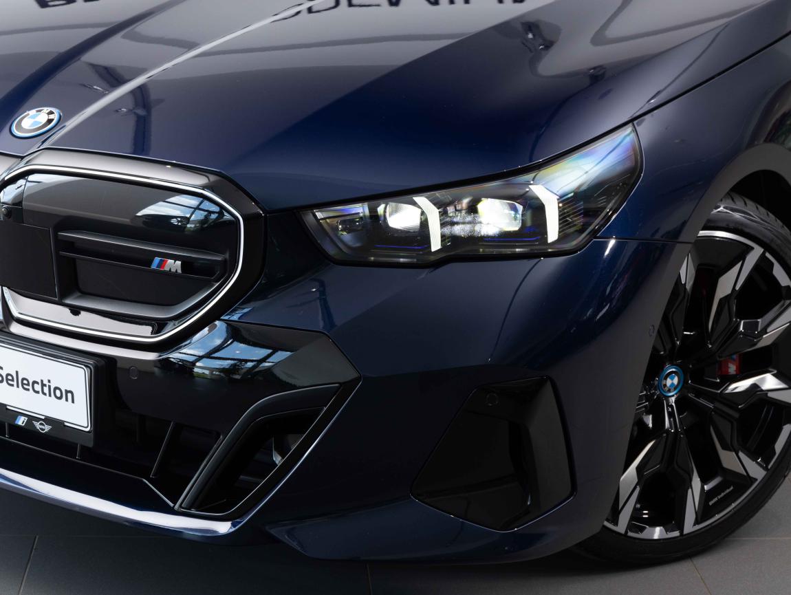 BMW i5