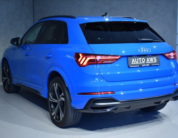 Audi Q3 8
