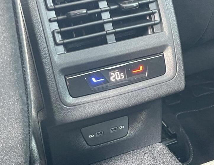Volkswagen Golf 61
