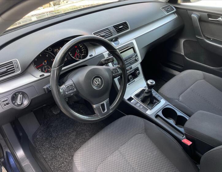 Volkswagen Passat 10