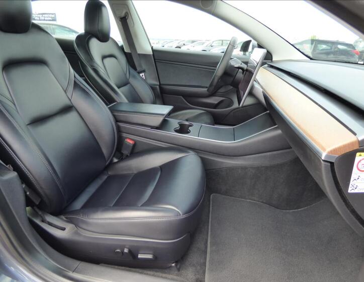 Tesla Model 3 49