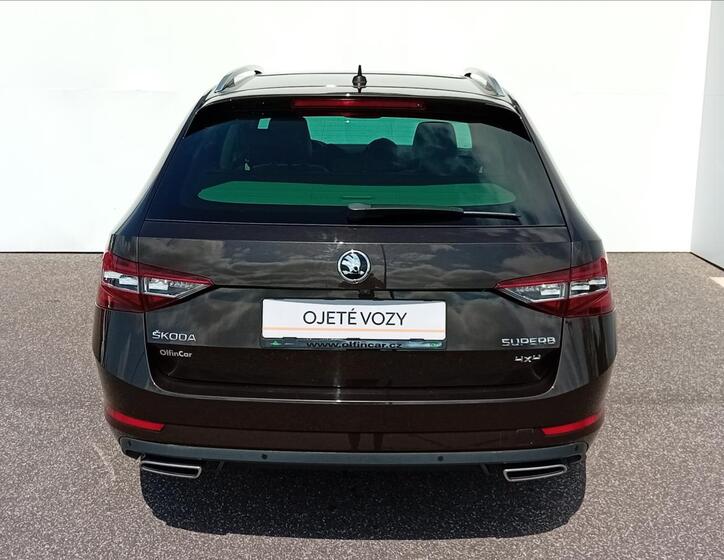 Škoda Superb 8