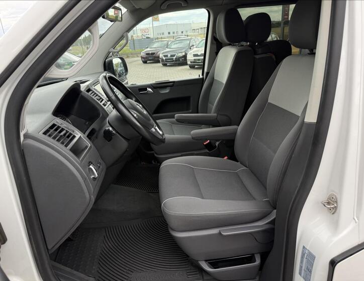 Volkswagen Multivan 10