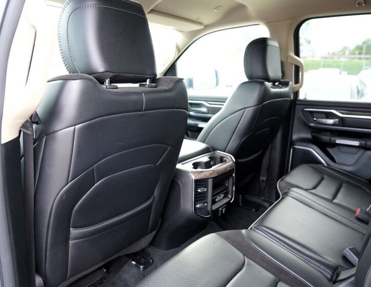 Dodge RAM 1500 32