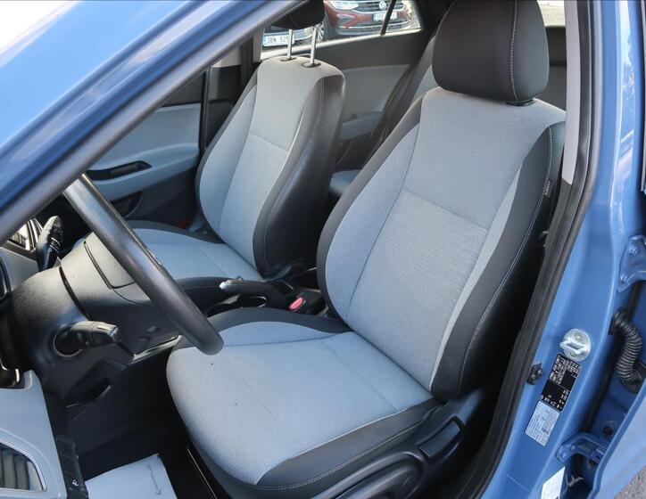 Hyundai i20 10