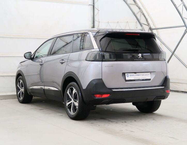 Peugeot 5008 8