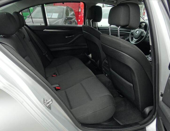 BMW Řada 5 32
