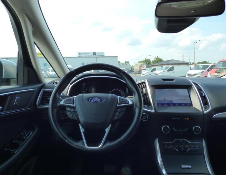 Ford S-MAX 11