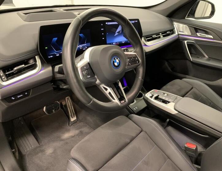 BMW iX1 6