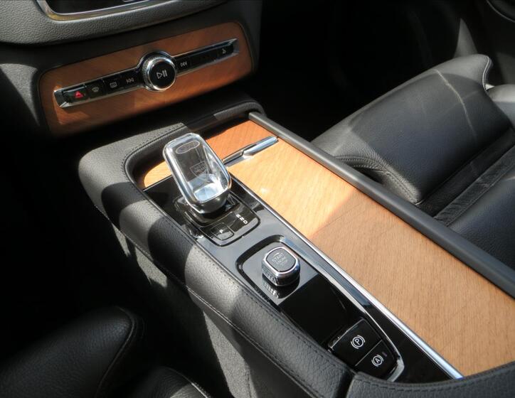 Volvo XC90 15