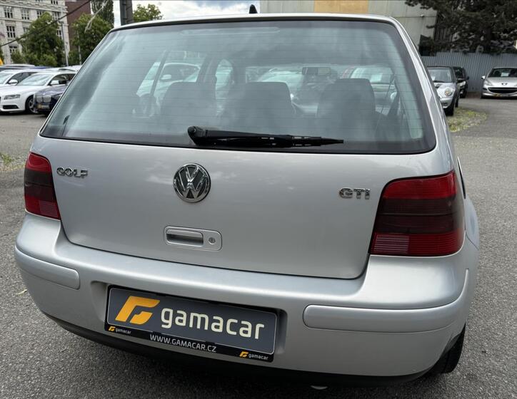 Volkswagen Golf 10