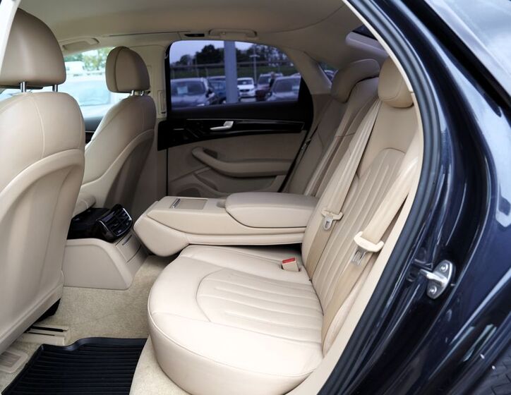 Audi A8 29