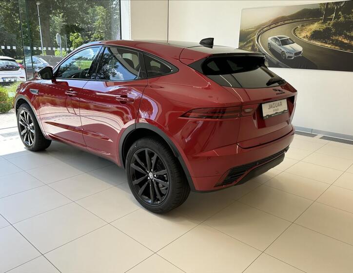 Jaguar E-Pace 2