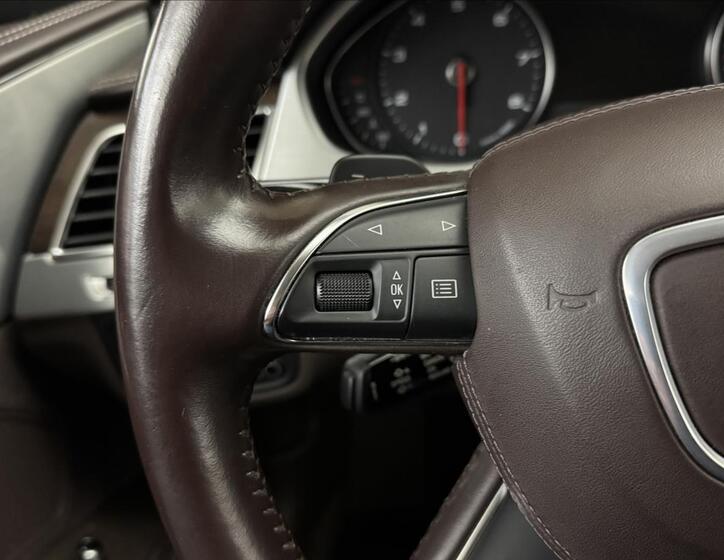 Audi A8 11