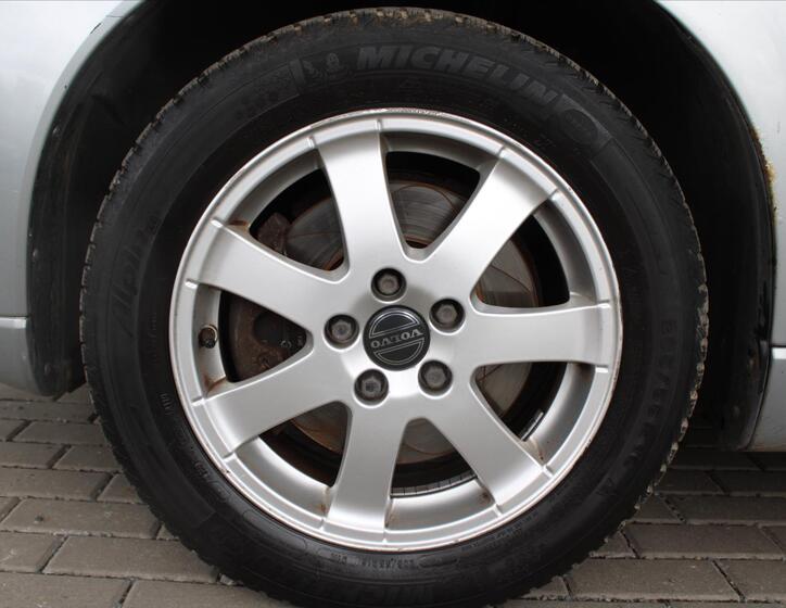Volvo V50 9