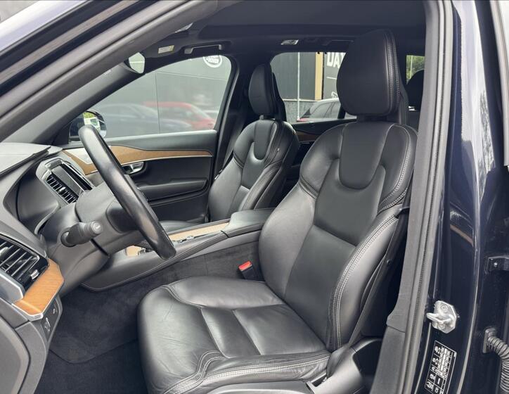 Volvo XC90 11