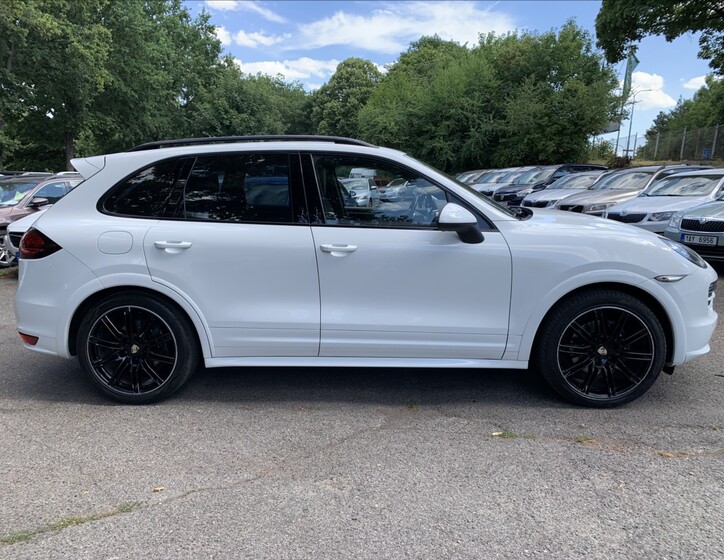 Porsche Cayenne 4