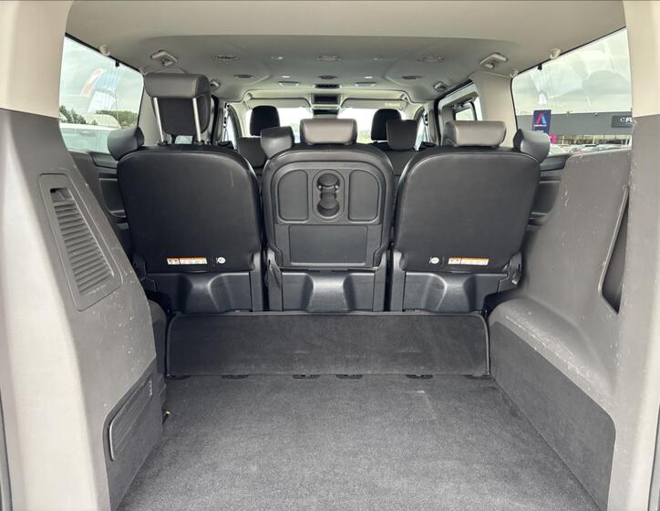 Ford Tourneo Custom 11