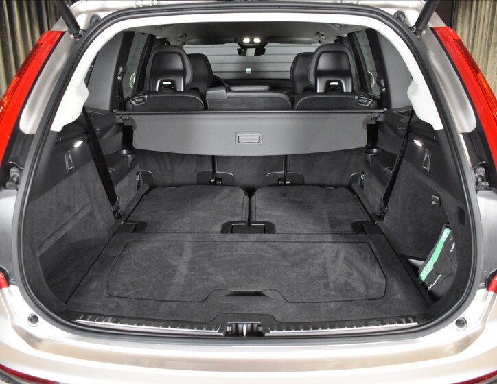 Volvo XC90 9