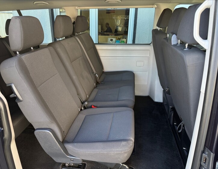 Volkswagen Caravelle 17