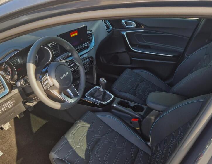 KIA Ceed 8