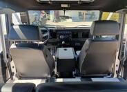 Land Rover Defender 31