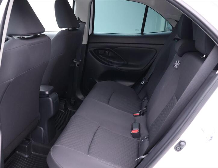 Toyota Yaris Cross 16